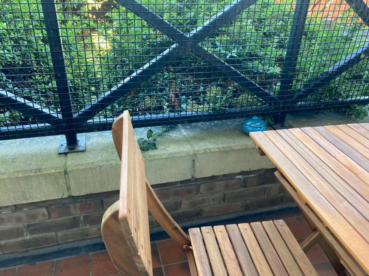 Comfortable Room With Private Balcony And Shared House Londres Exterior foto